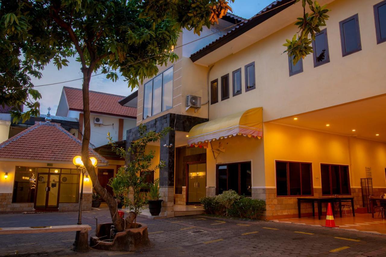 Bj. Perdana Hotel&Resort Pasuruan Exterior foto